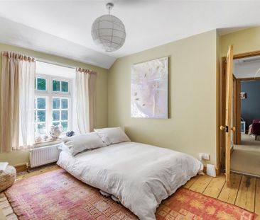 Pendarves, Camborne, Cornwall - Photo 1