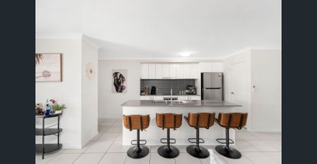 FANTASTIC FAMILY HOME WITH 2 LIVING! - Photo 4