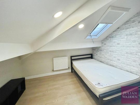 1 bedroom in a house share to rent - Photo 1