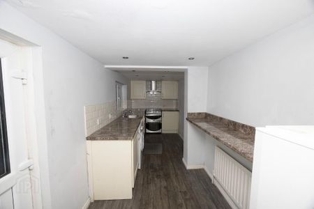 8 Lough Road, Lurgan, BT66 6JE - Photo 5