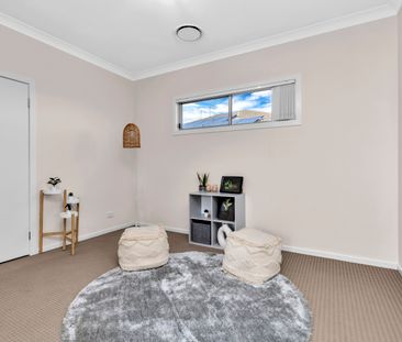 7 Pleasance Street, Box Hill NSW 2765 - House For Rent | Domain - Photo 5
