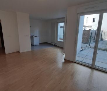 location Appartement F1 DE 39.9m² À CERGY - Photo 2