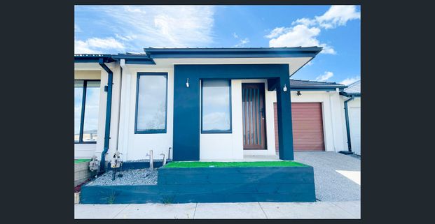 Convenient Tarneit Living – Near Schools, Station & Shops! - Photo 1