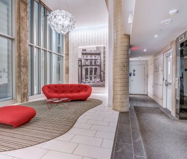 221 Rue St Jacques, Montréal (Ville-Marie), QC H2Y - Photo 1