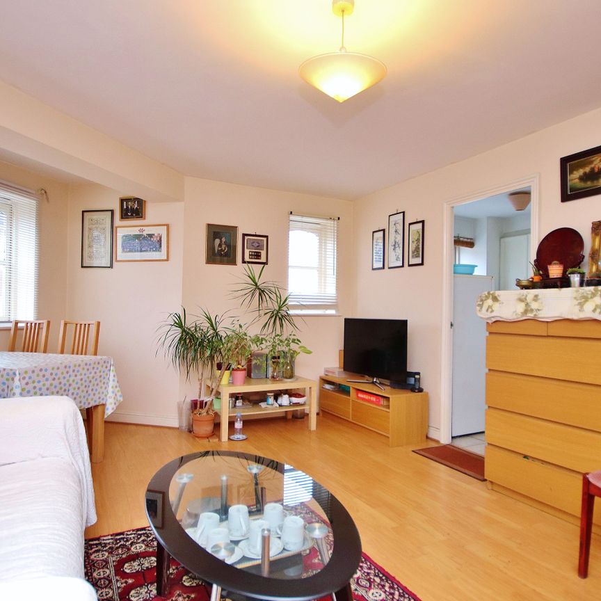 1 bed flat to rent in Wheat Sheaf Close, London, E14 - Photo 1