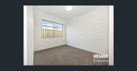 Great 4x2 Family Home - Convenient Location - Photo 2