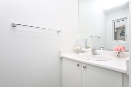 For Lease - 24 Prospect Way, Whitby, Ontario - Photo 3