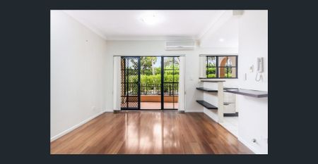 Ground Floor Two Bedroom Terrace Apartment - Photo 2