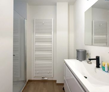 Centraal gelegen appartement met twee slaapkamers, terras en autost... - Photo 6