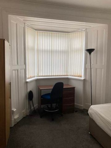 Double Room – 86 Rhondda Street, Mount Pleasant, Swansea. - Photo 2