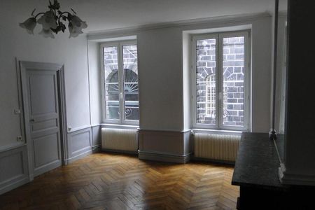 Location Appartement 4 pièces 116m² CLERMONT FERRAND 63000 - Photo 4