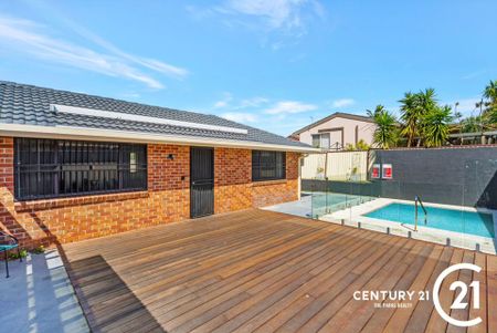 Charming Three Bedroom Home - Photo 2