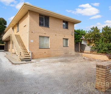 Cosy 2 Bedroom Upstairs Unit! Includes Split System Air Conditioner! - Photo 3