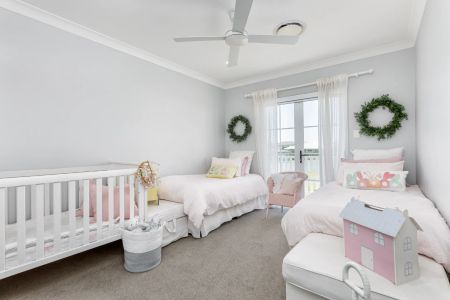 A Home of Distinction - Where Elegance Meets Everyday Life - Photo 4