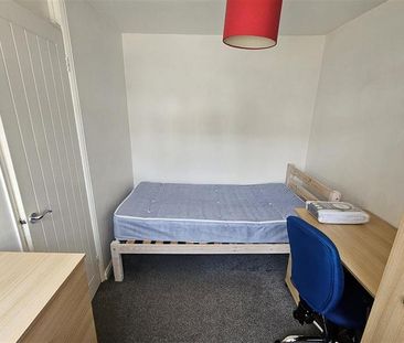 4 bedroom terraced house to rent - Photo 6