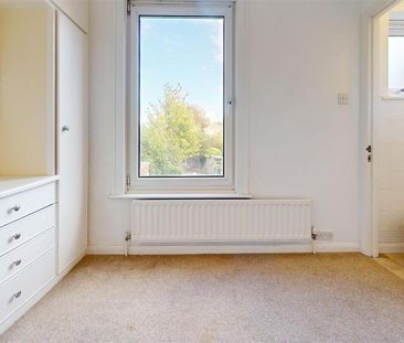 House to rent - Photo 4