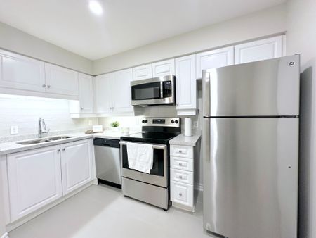 For Lease - 17 Brookbanks Drive Unit# 104, Toronto, Ontario - Photo 5