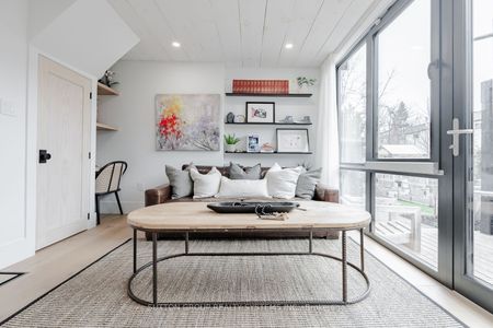 For Lease - 47 Nelson Street, Oakville, Ontario - Photo 3