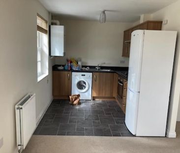 Available 2 Bed Apartment - Photo 3