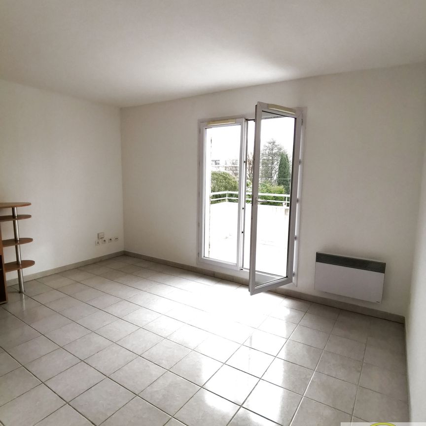 Location Appartement 2 pièces 33m² LUYNES 80ème - Photo 1