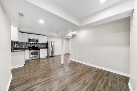 For Lease - 1821 Lamstone Street Unit# Lower, Innisfil, Ontario - Photo 3