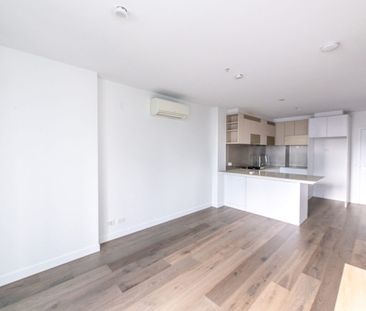 Modern 2-Bedroom Apartment Near Southern Cross Station | Prime CBD ... - Photo 6