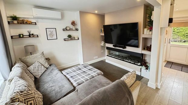 2 bedroom terraced house to rent - Photo 1