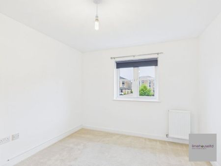 4 bedroom detached house to rent - Photo 2