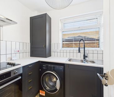 Sunrise Avenue, Chelmsford - Photo 3