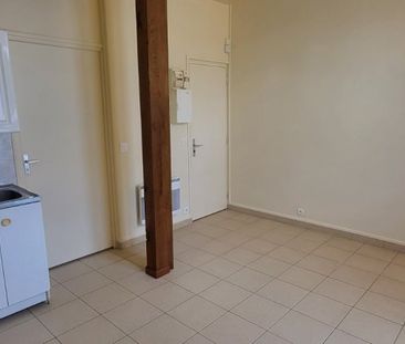 Location Appartement 1 pièce 17m² IVRY SUR SEINE 94200 - Photo 1