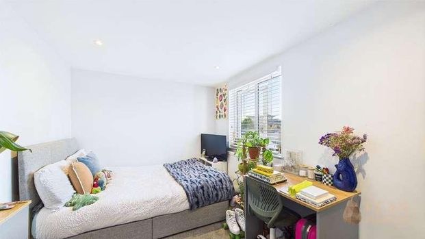 Ashdown Road, Worthing, BN11 - Photo 1