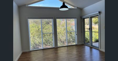 Expansive 4 Bedroom Home in Keswick Estate - Photo 2