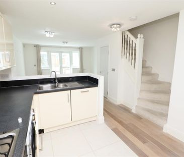 Watford Road, Elstree, Borehamwood - Photo 1