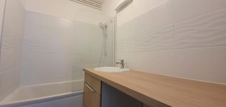 Location Appartement 80m² RIORGES 42153 - Photo 5