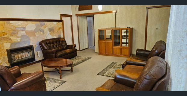 Spacious Home for Rent in Heart of Findon - Photo 1