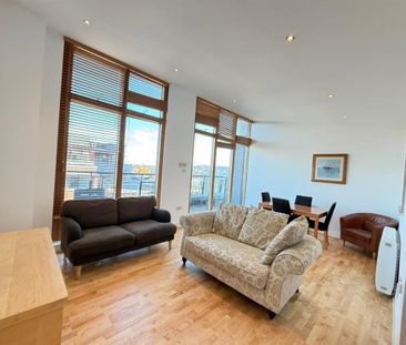 The locks, Charlotte Quay Dock, Ringsend, Dublin 4 - Photo 3