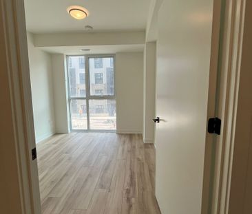 For Lease - 345 Wheat Boom Drive Unit# 201, Oakville, Ontario - Photo 3