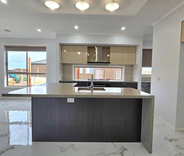 Beautiful Family Living in the Heart of Marigold Estate! - Photo 5