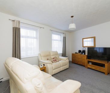 Melbourne Road, LOWESTOFT - Photo 5