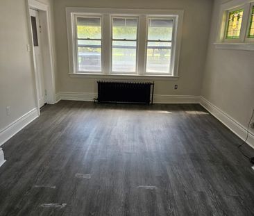 For Lease - 983 Main Street Unit# 1, Hamilton, Ontario - Photo 6