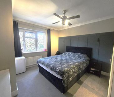 3 bedroom link detached house to rent - Photo 3