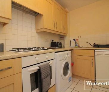 Downing Court, Bennington Drive, Borehamwood, Hertfordshire, WD6 - Photo 6