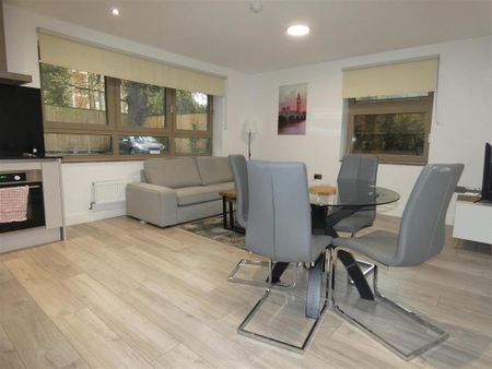 2 bedroom flat to rent - Photo 4