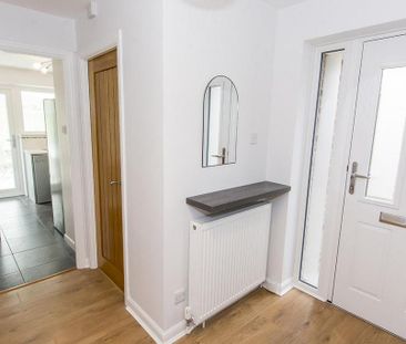 2 bedroom semi-detached bungalow to rent - Photo 2