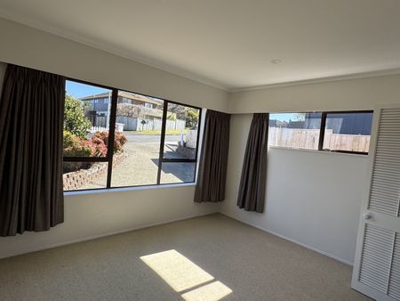 Property Management5 Moorgreen Heights, Torbay - House for Rent - Photo 3