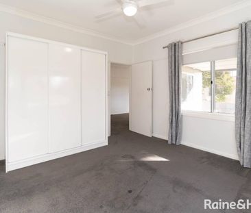 COSY HOME IN MOUNT AUSTIN - Photo 2