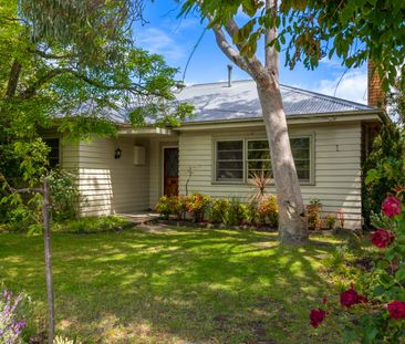 1 Watsonia Street, Oakleigh VIC 3166 - House For Rent | Domain - Photo 5