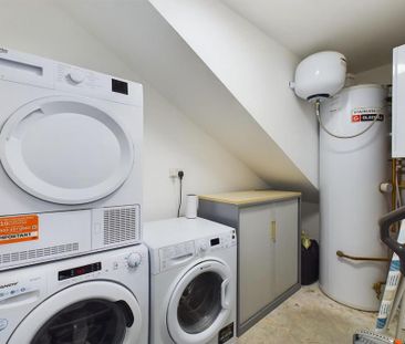 1 bedroom in a house share to rent - Photo 5