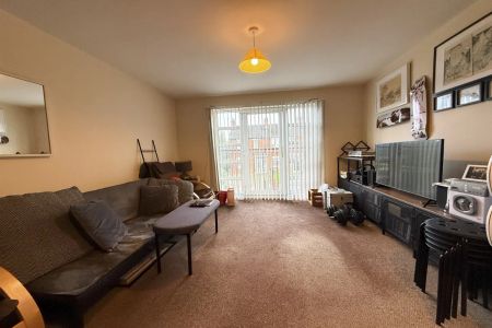 Apartment 8, 150 Larkfield Road - Photo 2