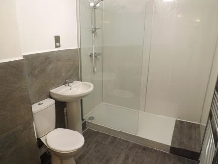 2 bedroom flat to rent - Photo 5